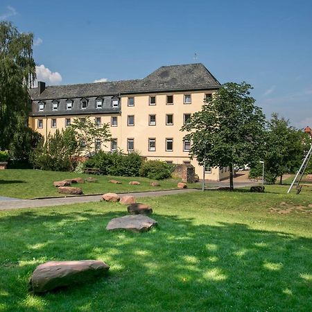 Jugendhaus St. Kilian Vandrarhem Miltenberg Exteriör bild