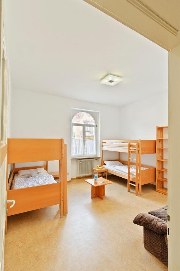 Jugendhaus St. Kilian Vandrarhem Miltenberg Exteriör bild